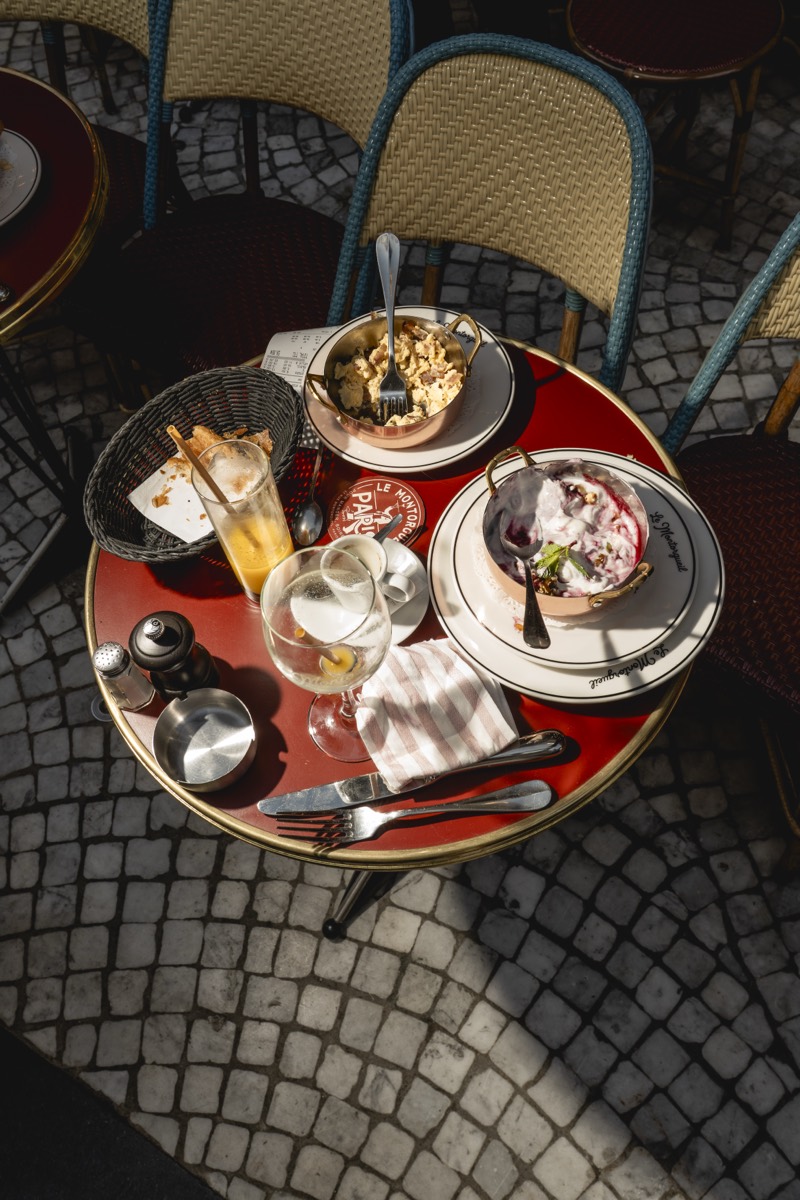 Petit-déjeuner et cafés
