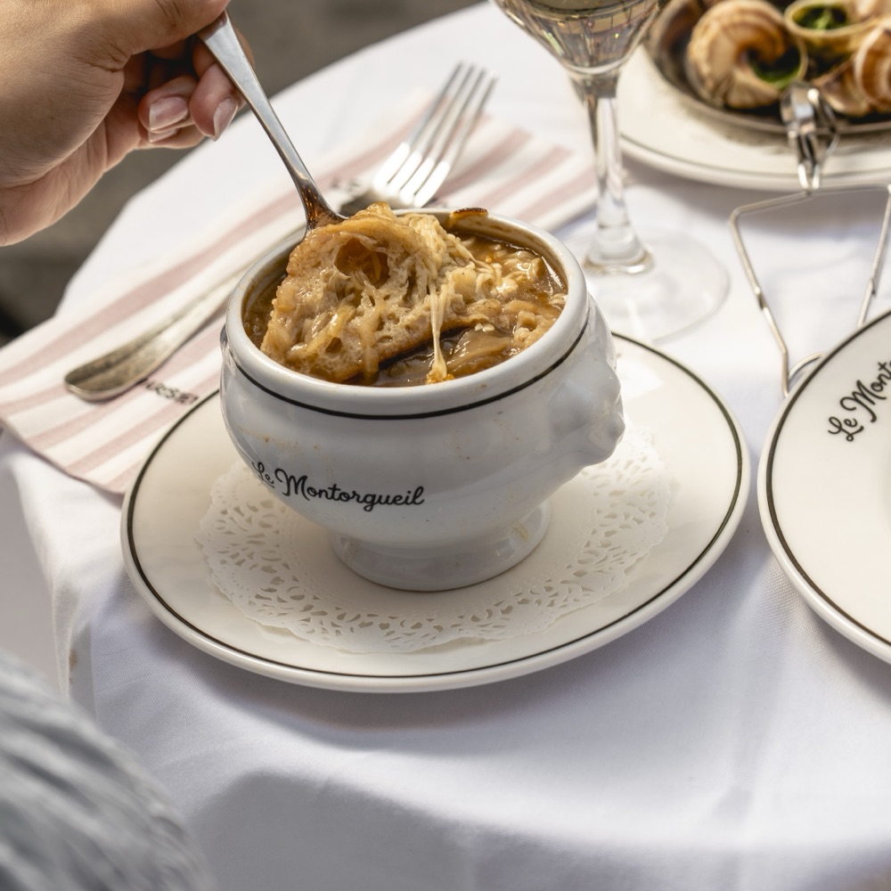 Soupe à l'oignon gratinée